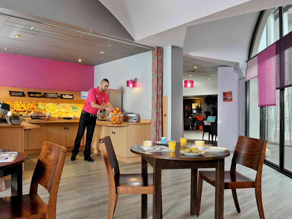 Hotel ibis Styles Melun Rubelles Restaurant foto